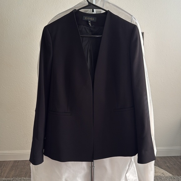 ESCADA BLAZER - Picture 1 of 7